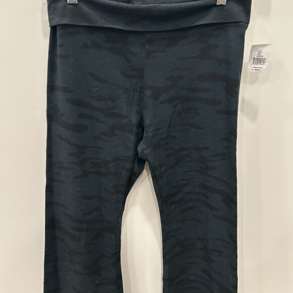 Hard Tail cropped dark camo yoga pants NEW Large - Picture 6 of 6